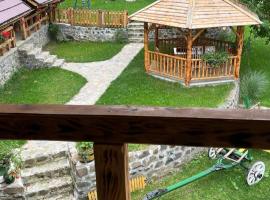 Ribnjak Filopivic，位于Pleš的酒店