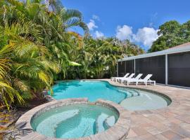 Tranquility Found Heated Saltwater Pool Spa，位于Palmetto的酒店