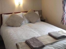 Comfy golf course view in Lilliardsedge，位于杰德堡的酒店