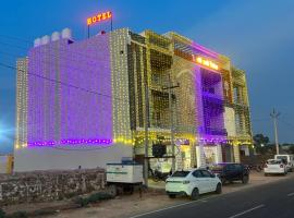 Shree Radhe Palace，位于Degāna的酒店