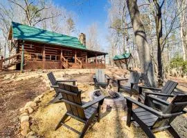 3 Mi to Dtwn Ellijay Tree-Lined Cabin with Deck!