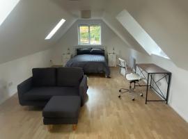 The Cedars，位于Tansor的酒店