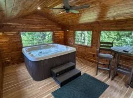 Red Roof mountain cabin with Starlink internet!