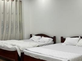 HOTEL MOTeL Đồng Khởi，位于Giồng Tú Ðiền的酒店