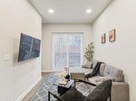 Chic 1BD Loft Near Sundance Square with Pool & Gym，位于沃思堡的公寓式酒店