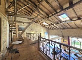 Gîte de charme avec cour enherbée, proche rivière - FR-1-616-464，位于查姆帕奈克蒂波蒂亚的酒店