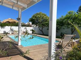 Villa de charme près des plages，位于圣吉尔莱班的酒店