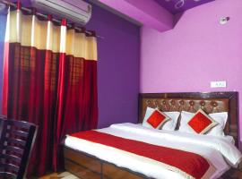 Hotel Shiva & Restaurant，位于Rāni Pokhri的酒店