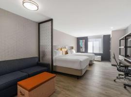 Everhome Suites Corona，位于科罗娜的酒店