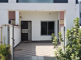 Nest Homestays，位于贾姆讷格尔的酒店