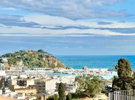 Ático con Vistas al Mar a un Paso del Centro