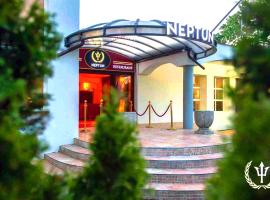 Hotel Neptun，位于加茨比亚格拉的酒店