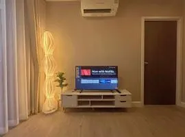 Metro luxe riverfront resort style condo