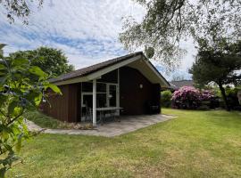 Ferienhaus mit drei Schlafzimmern Nähe Freizeitpark Schloss Dankern Dankernsee，位于Düne的酒店