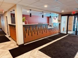 Red Rock Hotel & Suites，位于Hibbing的酒店