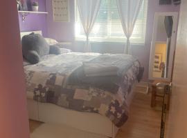 Welcoming homestay with relaxing private room，位于奥克维尔的酒店