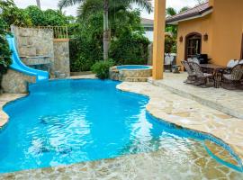 Cabarete Oceanview Villa Pool Oasis Beach Access，位于Cafemba的酒店