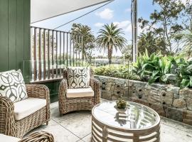 Stunning designer 3 Bed 2 bath opp Long Reef Golf Course，位于Collaroy的酒店