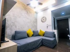 Cozy Crash Pad C Laughter Makati 2272 Swim Gym Park Internet 300