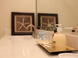 Stay by Kemah Boardwalk- Diamond Retreat，位于凯马的酒店