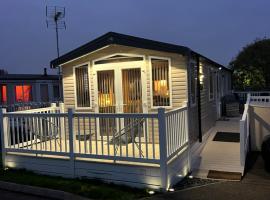 Mimosa lodge，位于Little Clacton的度假园
