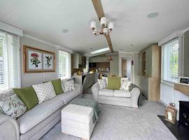 Bumble Lodge New Forest，位于兰福德的自助式住宿