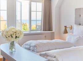 H&ocirc;tel de Ville，位于吉利勒杰的带泳池的酒店