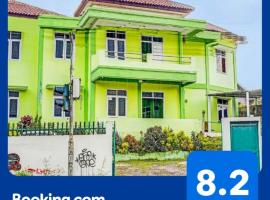SPOT ON 91325 Pondok Hijau Guest House Syariah，位于Cilimus 2的酒店
