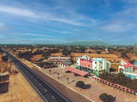 Golden Tiger Resort，位于Bhābhru的酒店