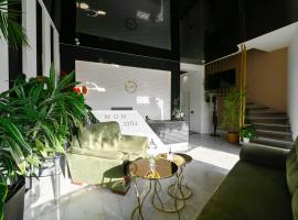 Mon Invite Hotel，位于埃里温的酒店