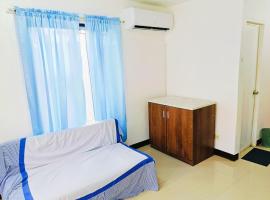 Rustic2BR near Clark Airport，位于Magalang的酒店