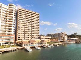 Spectacular View Balcony 3 Pool's Gym and near the Beach，位于Conchal的酒店