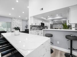 Spacious 4-bedroom Glendora Super House，位于格伦多拉的酒店