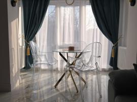 Luxury apartments，位于Giurgiu的带停车场的酒店