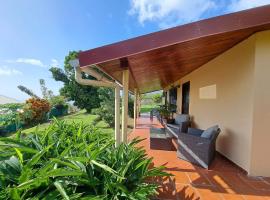 Ti' Chalet 2 pers Nord Caraïbes，位于勒卡尔贝的酒店