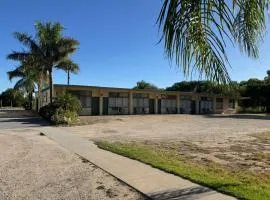 Lazy River Motor Inn
