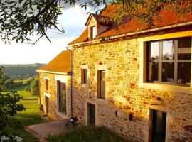 Les maisons d'en bas, piscine et jaccuzi，位于Saint-Rémy的酒店
