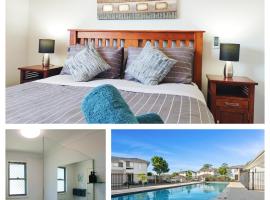 Retreat Haven--The Perfect Master Bedroom Getaway，位于Dakabin的酒店