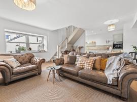 Luxury 3 Bedroom Cottage in Centre of Killin，位于基林的酒店