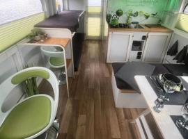 Hausboot Rollyboot，位于约阿希姆斯塔尔的船屋