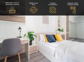 Spirit Apartments by FirstHost，位于布达佩斯的带停车场的酒店