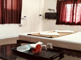 Hotel Vijay Palace Lodging Boarding，位于Bhiwandi的酒店