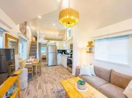 Rainforest Tiny Home Retreat BOHO