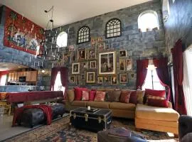 Enchanted Villa with Lake View 6-Bedroom in Resort 9 miles to Disney World 15 miles to the Wizarding World of Harry Potter