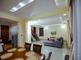 Modern, cozy 3-bedroom villa，位于Gilgil的酒店