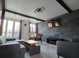 Grey And White Duplex Proche Paris & Stade De France