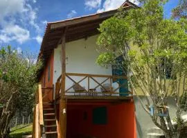 Morada na Serra chalé com hidromassagem, deck, churrasqueira