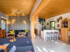 Ecolodge - Calme - Piscine privée - vue nature，位于Roquetaillade的酒店