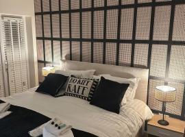 The Mayfair Lodge & Family Suite，位于哈特尔普尔的酒店