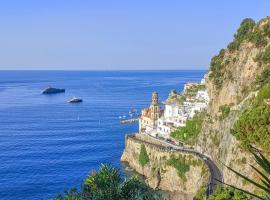 Villa Cliff House - Casa Dominique，位于拉维罗的酒店